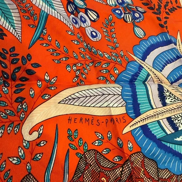 Hermes Flowers of South of Africa Scarf - Picture 3 of 6